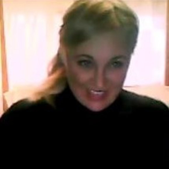 Meet your Posher, Sandy - Picture 4 of 4